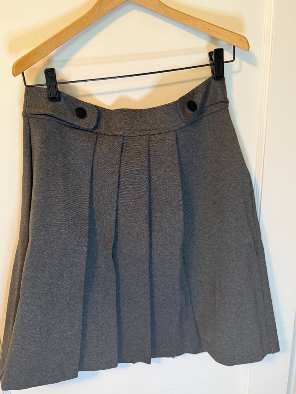 Joe Fresh knee length pleated grey skirt (NWT)